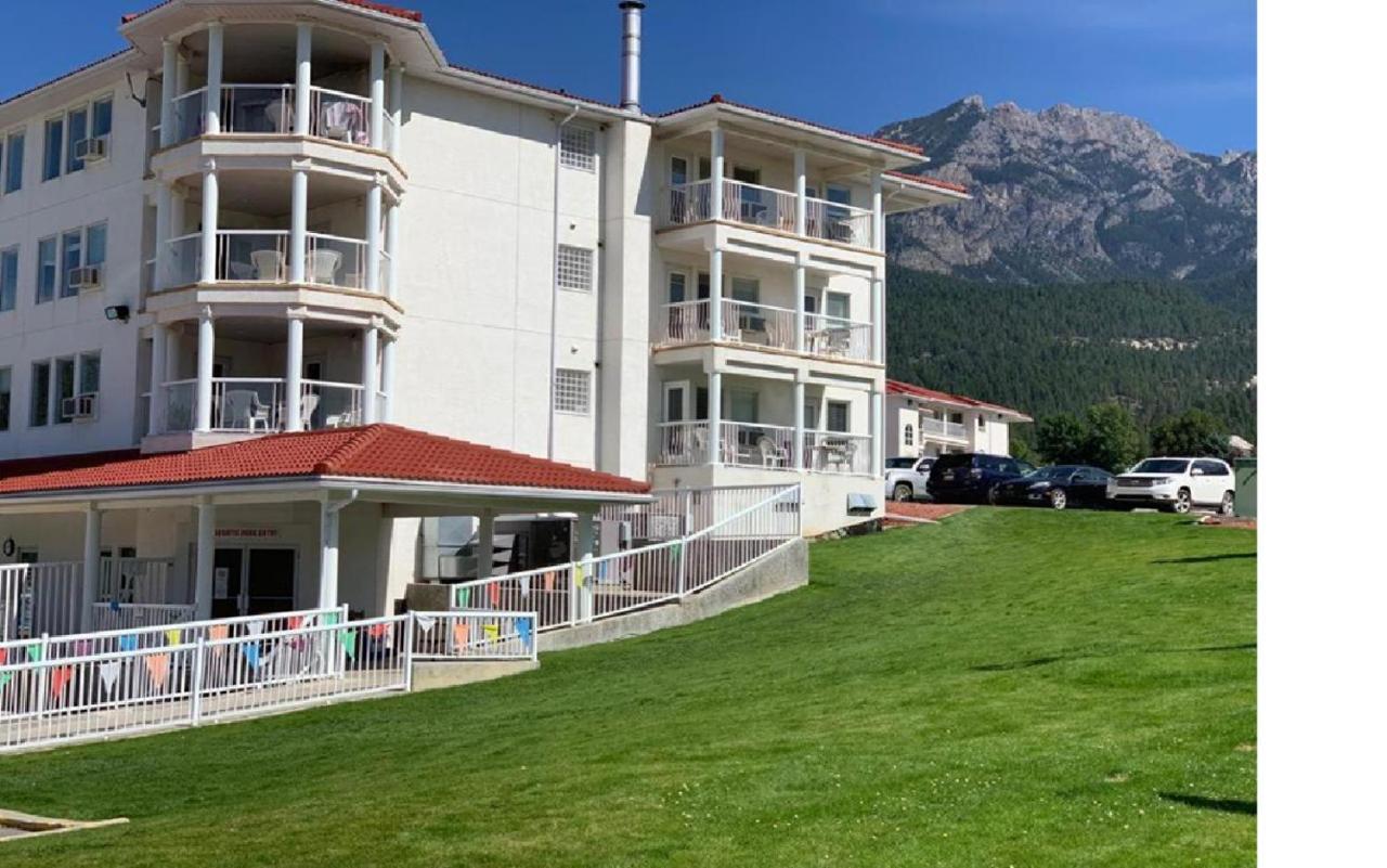 Mountain View Resort And Suites At Фермонт-Гот-Спрінгс Екстер'єр фото